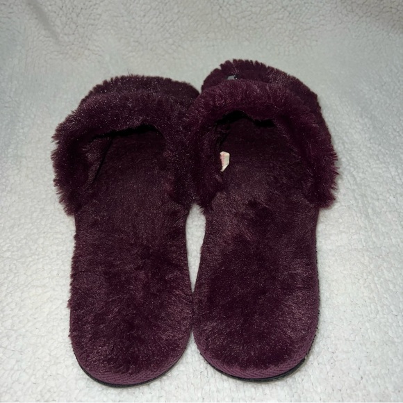 PINK Victorias Secret fuzzy slippers size small (5/6) - Picture 5 of 9